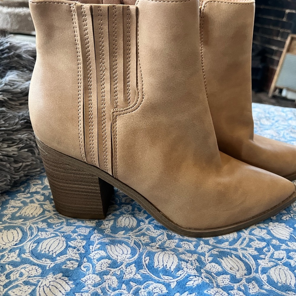 Universal Thread Tan Suede Ankle Booties with Block Heel
